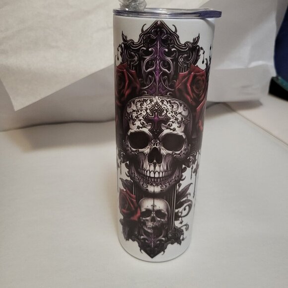 GLOW IN THE DARK SKULL 20oz TUMBLER WITH STRAW NEW - Picture 1 of 5